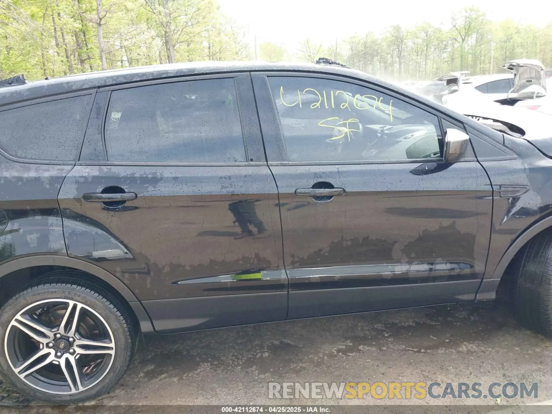 14 Photograph of a damaged car 1FMCU0HD3KUC47335 FORD ESCAPE 2019