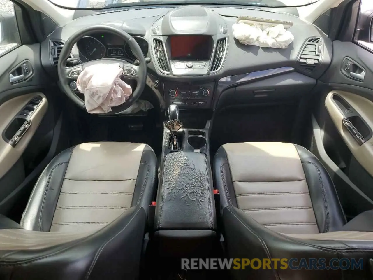 8 Photograph of a damaged car 1FMCU0HD4KUB47471 FORD ESCAPE 2019