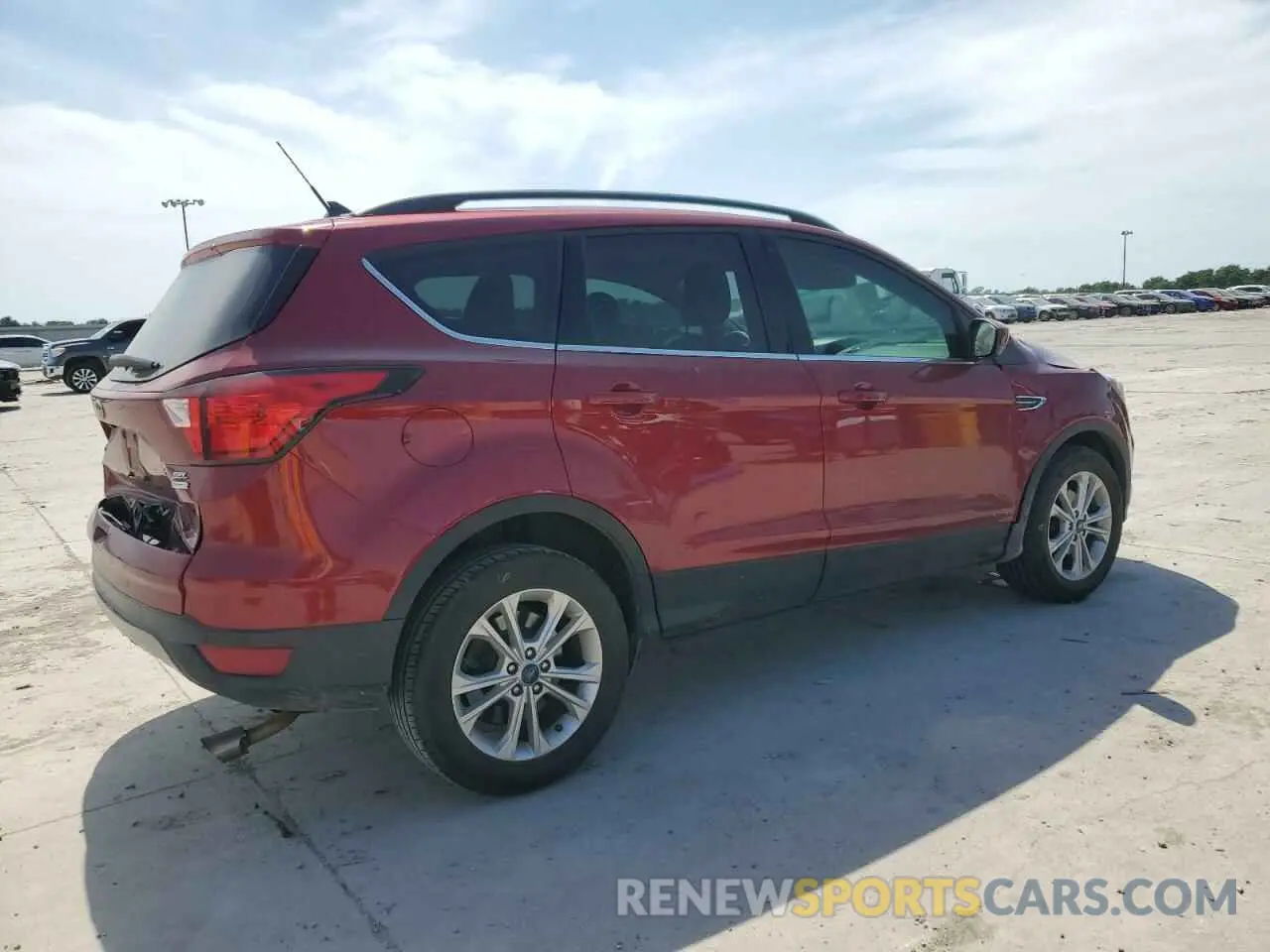 3 Photograph of a damaged car 1FMCU0HD4KUB57658 FORD ESCAPE 2019
