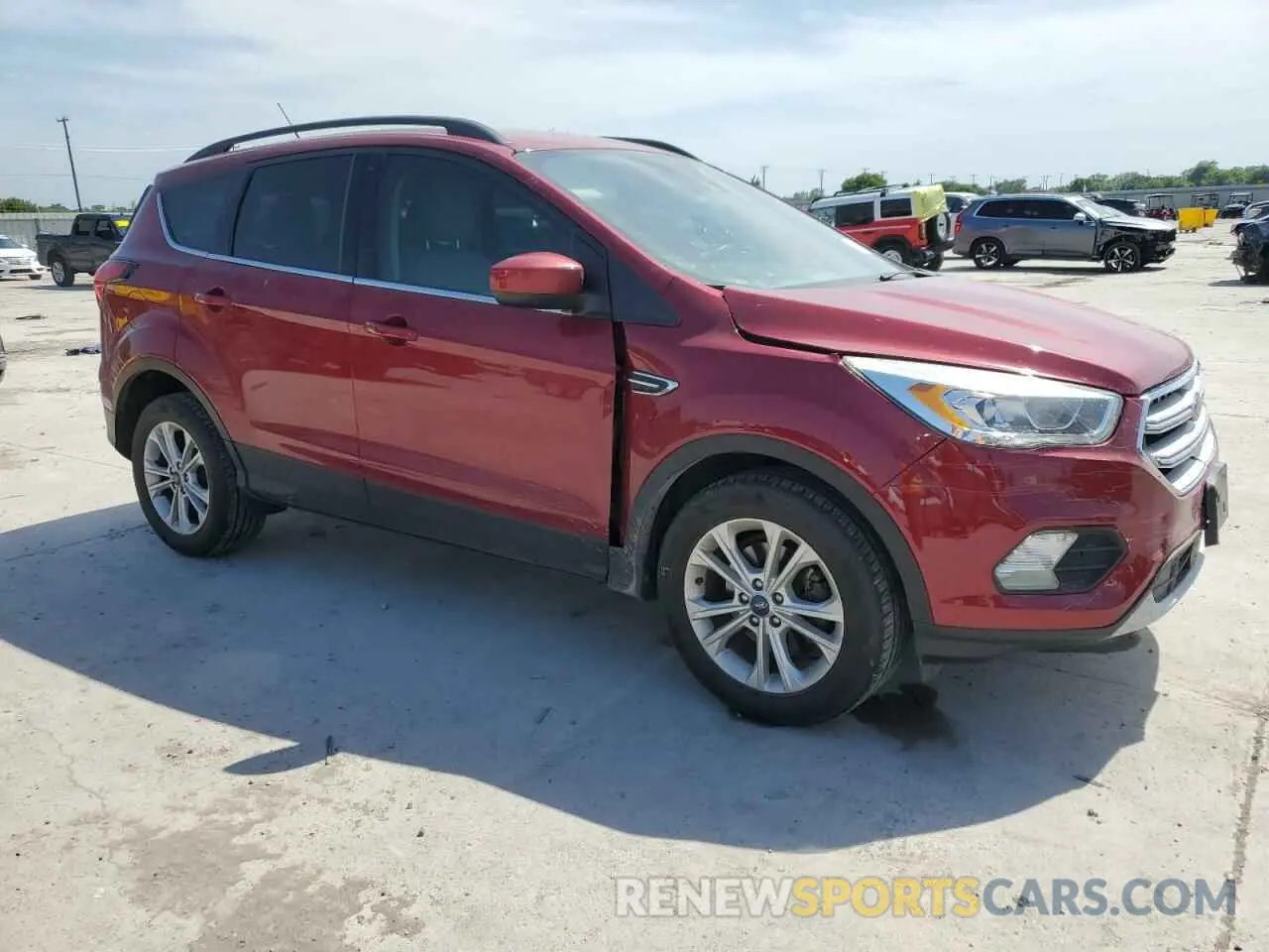 4 Photograph of a damaged car 1FMCU0HD4KUB57658 FORD ESCAPE 2019