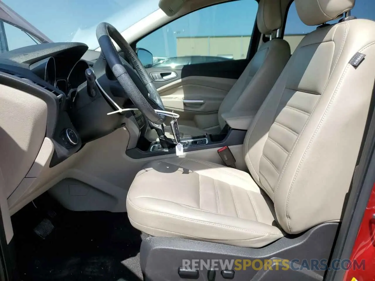 7 Photograph of a damaged car 1FMCU0HD4KUB57658 FORD ESCAPE 2019