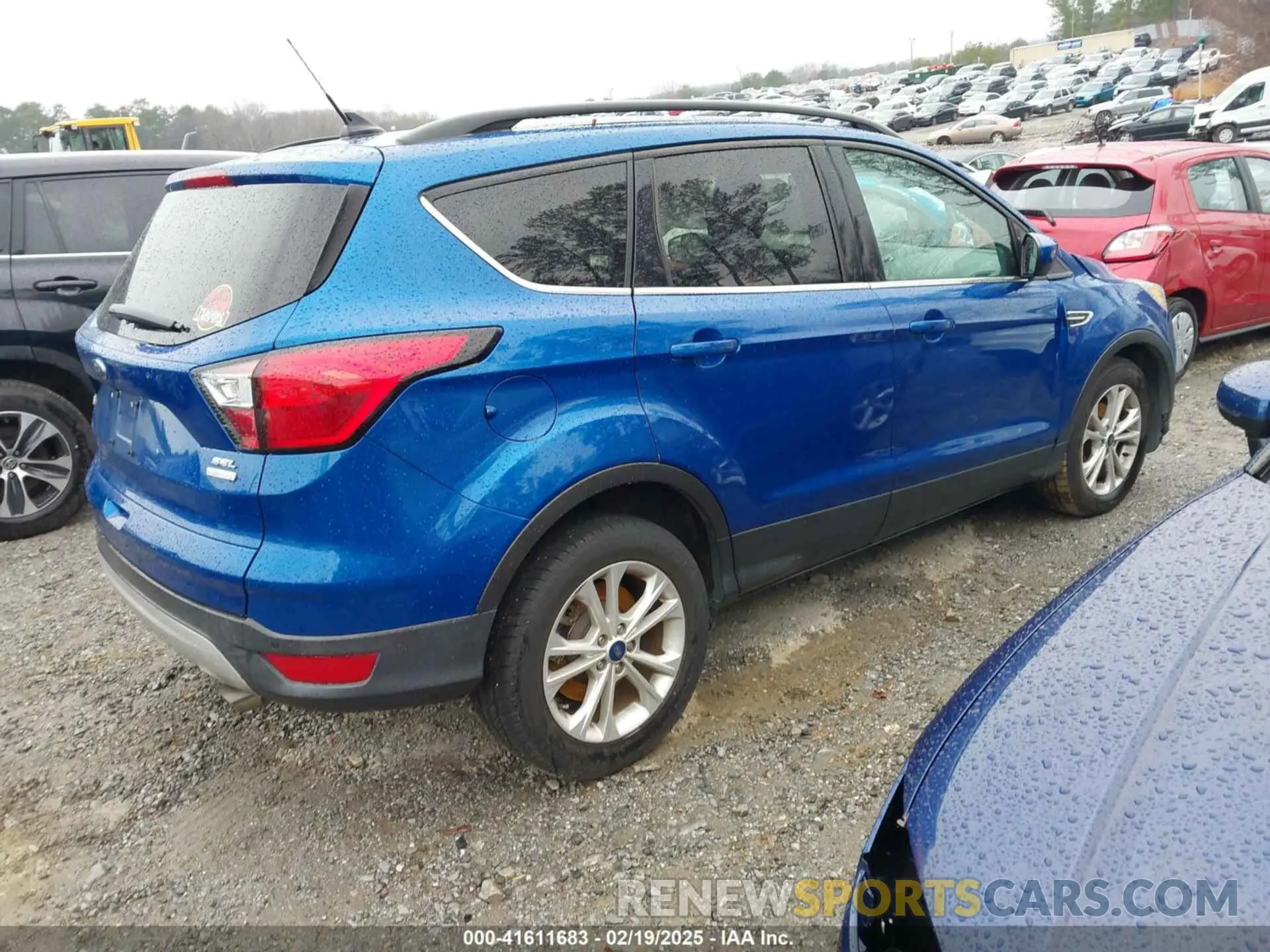 4 Photograph of a damaged car 1FMCU0HD4KUB93981 FORD ESCAPE 2019