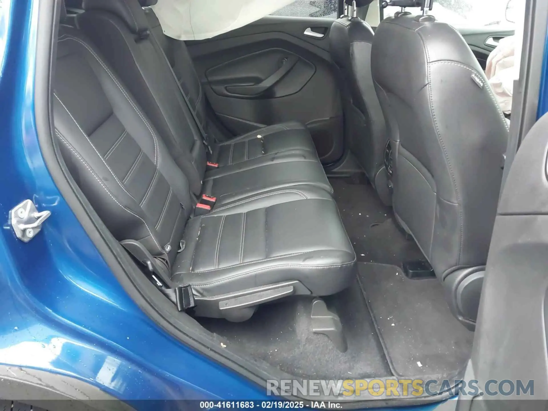 8 Photograph of a damaged car 1FMCU0HD4KUB93981 FORD ESCAPE 2019
