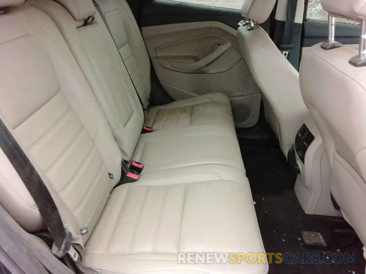 11 Photograph of a damaged car 1FMCU0HD4KUB99134 FORD ESCAPE 2019