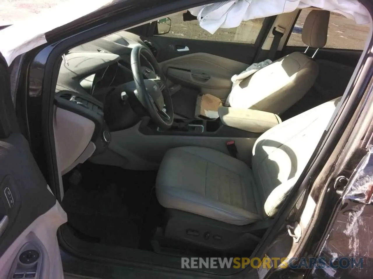 7 Photograph of a damaged car 1FMCU0HD4KUB99134 FORD ESCAPE 2019