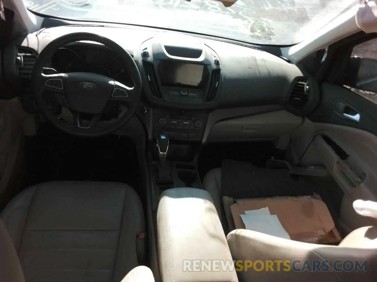 8 Photograph of a damaged car 1FMCU0HD4KUB99134 FORD ESCAPE 2019