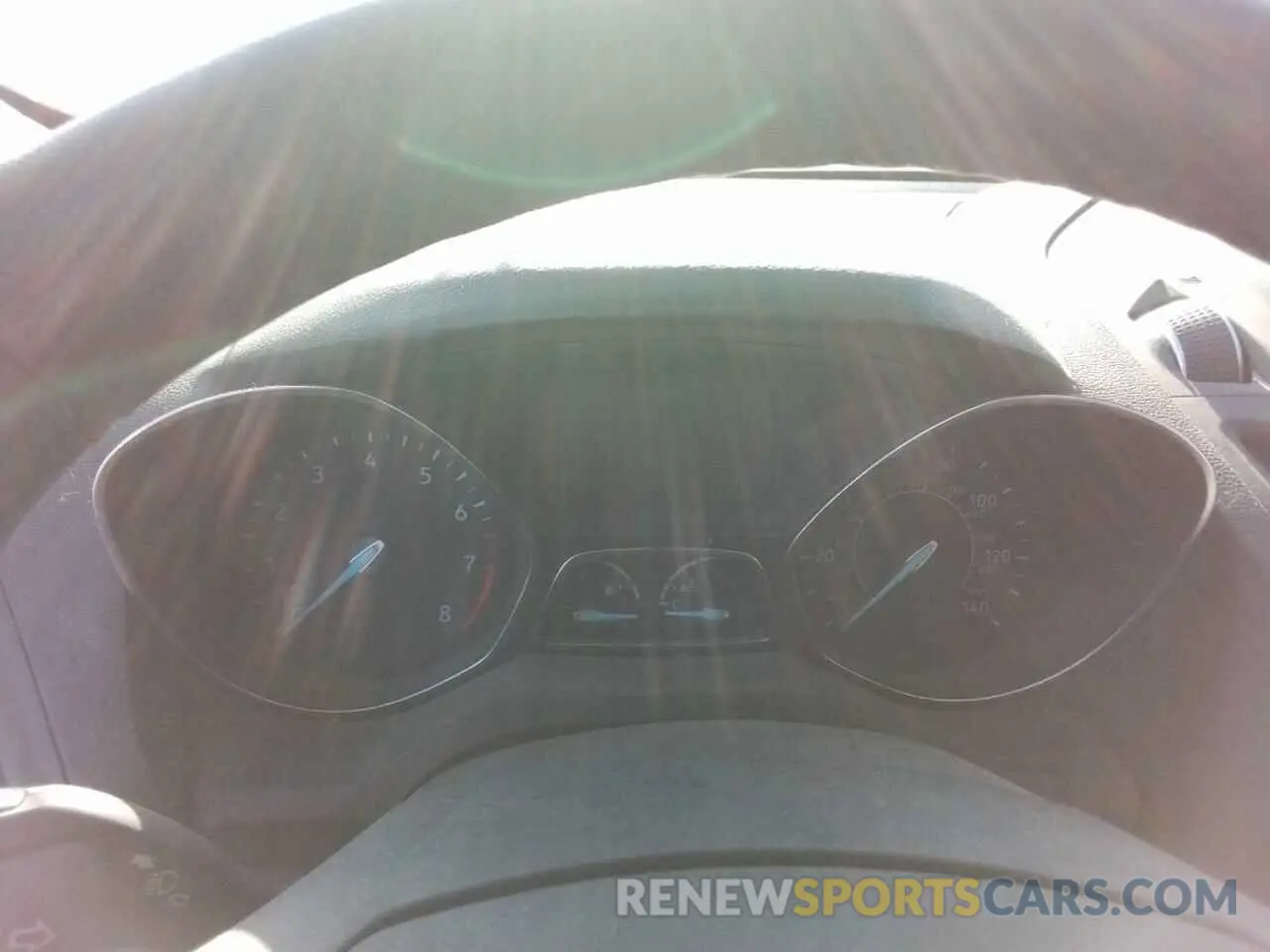 9 Photograph of a damaged car 1FMCU0HD4KUB99134 FORD ESCAPE 2019