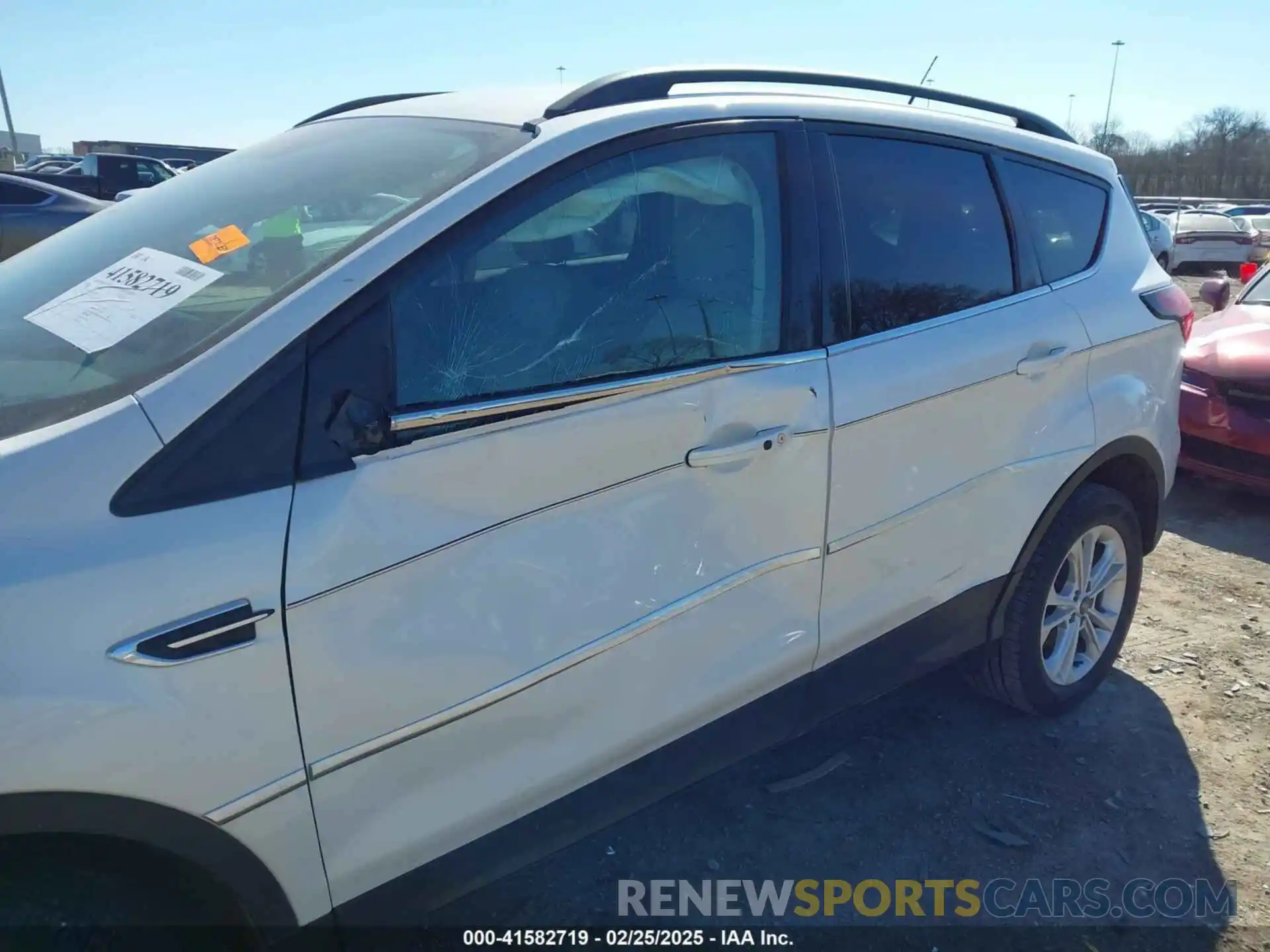 6 Photograph of a damaged car 1FMCU0HD5KUA74823 FORD ESCAPE 2019