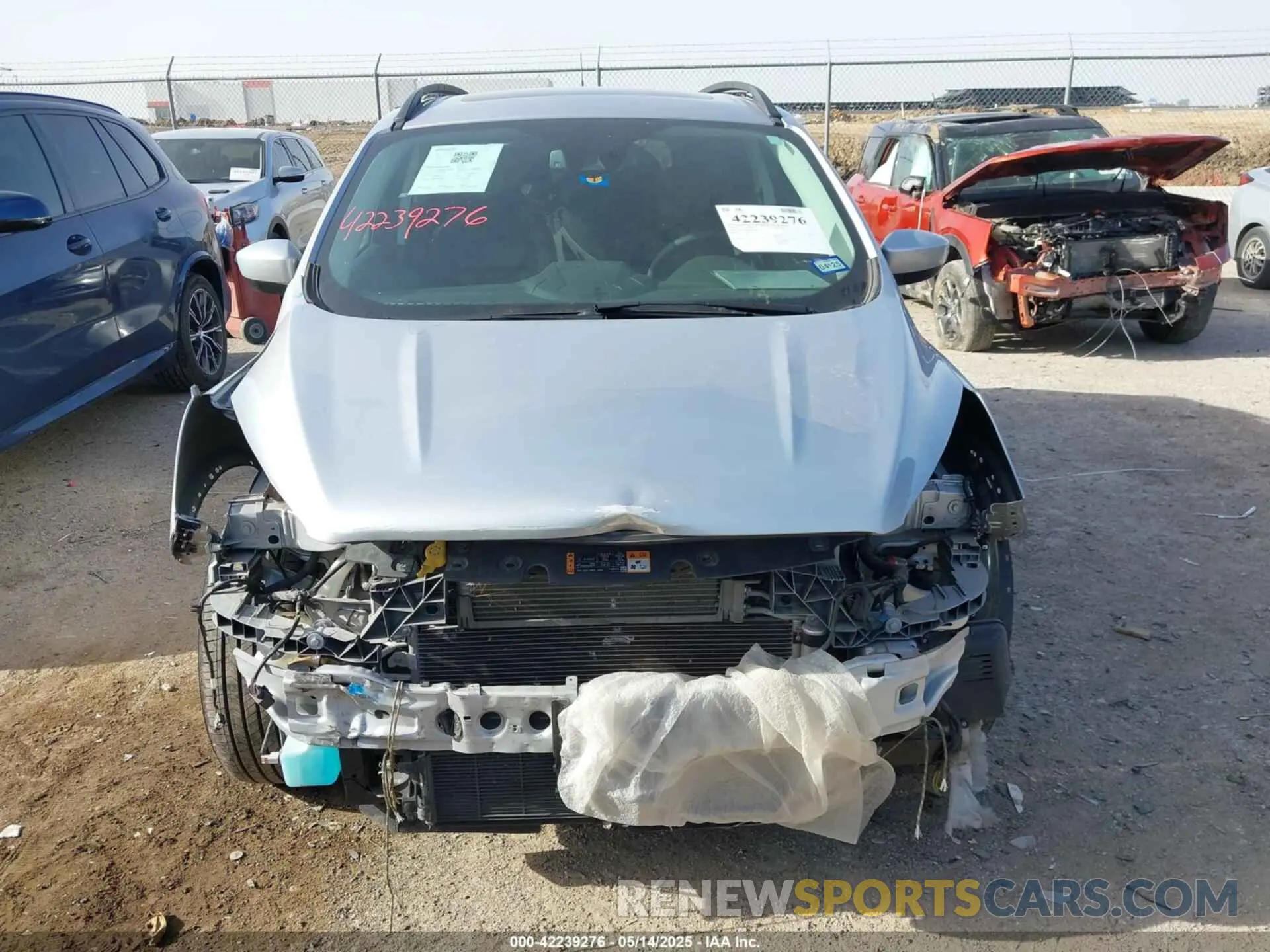 12 Photograph of a damaged car 1FMCU0HD5KUA99883 FORD ESCAPE 2019