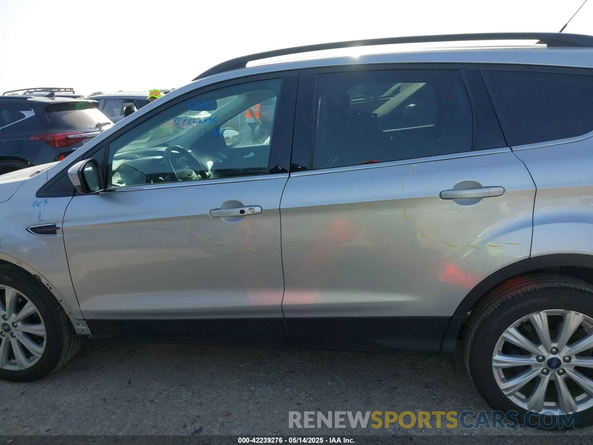 14 Photograph of a damaged car 1FMCU0HD5KUA99883 FORD ESCAPE 2019