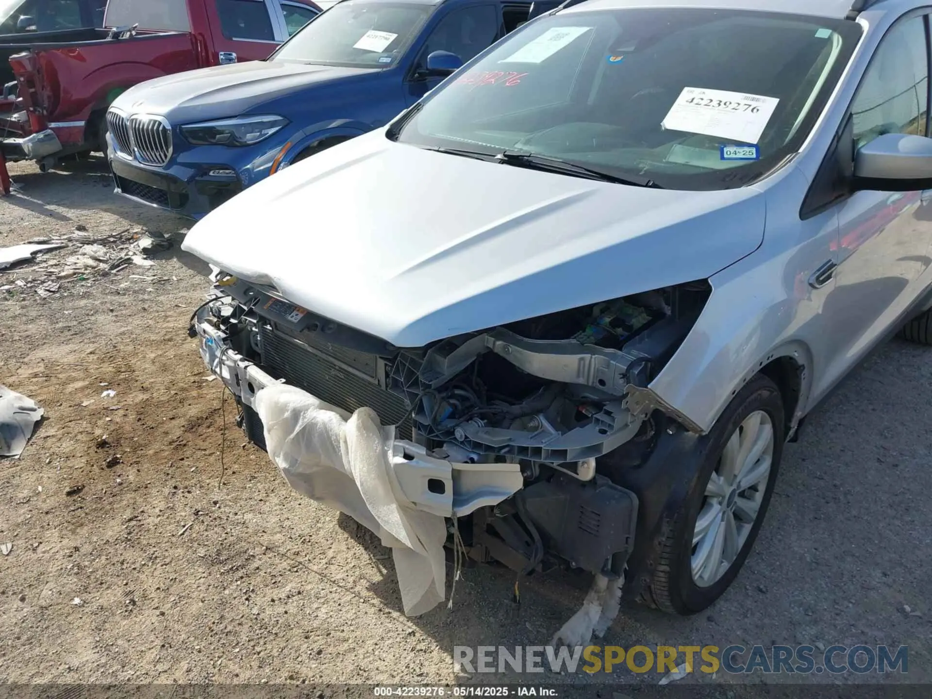 6 Photograph of a damaged car 1FMCU0HD5KUA99883 FORD ESCAPE 2019