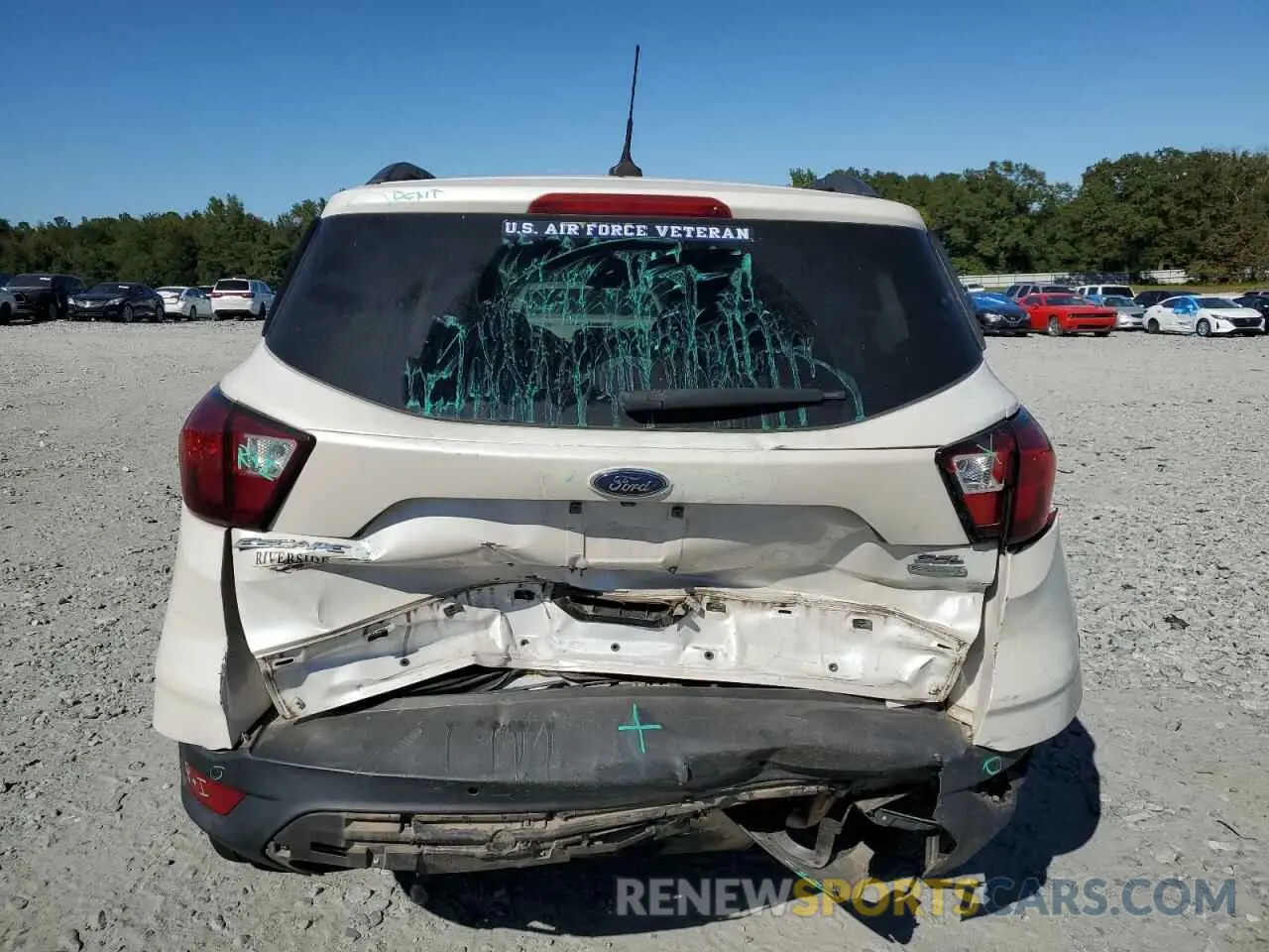 6 Photograph of a damaged car 1FMCU0HD5KUB45261 FORD ESCAPE 2019