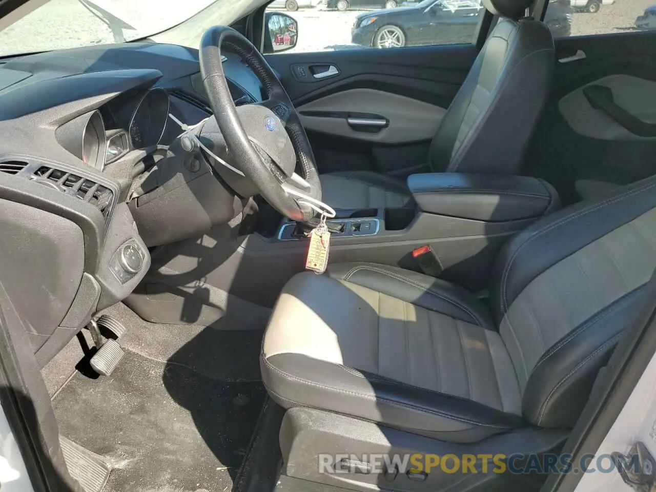 7 Photograph of a damaged car 1FMCU0HD5KUB45261 FORD ESCAPE 2019