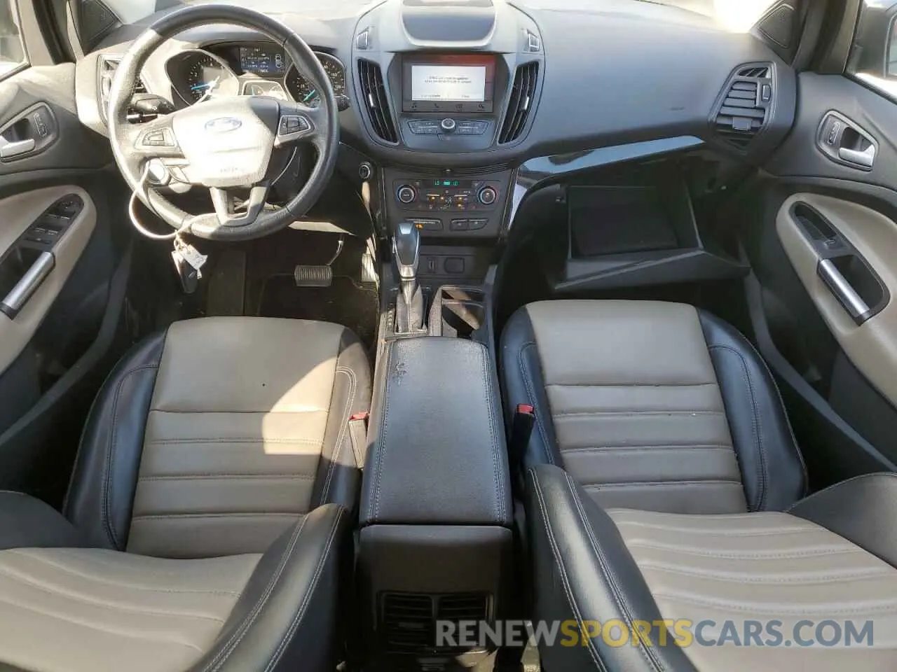 8 Photograph of a damaged car 1FMCU0HD5KUB45261 FORD ESCAPE 2019