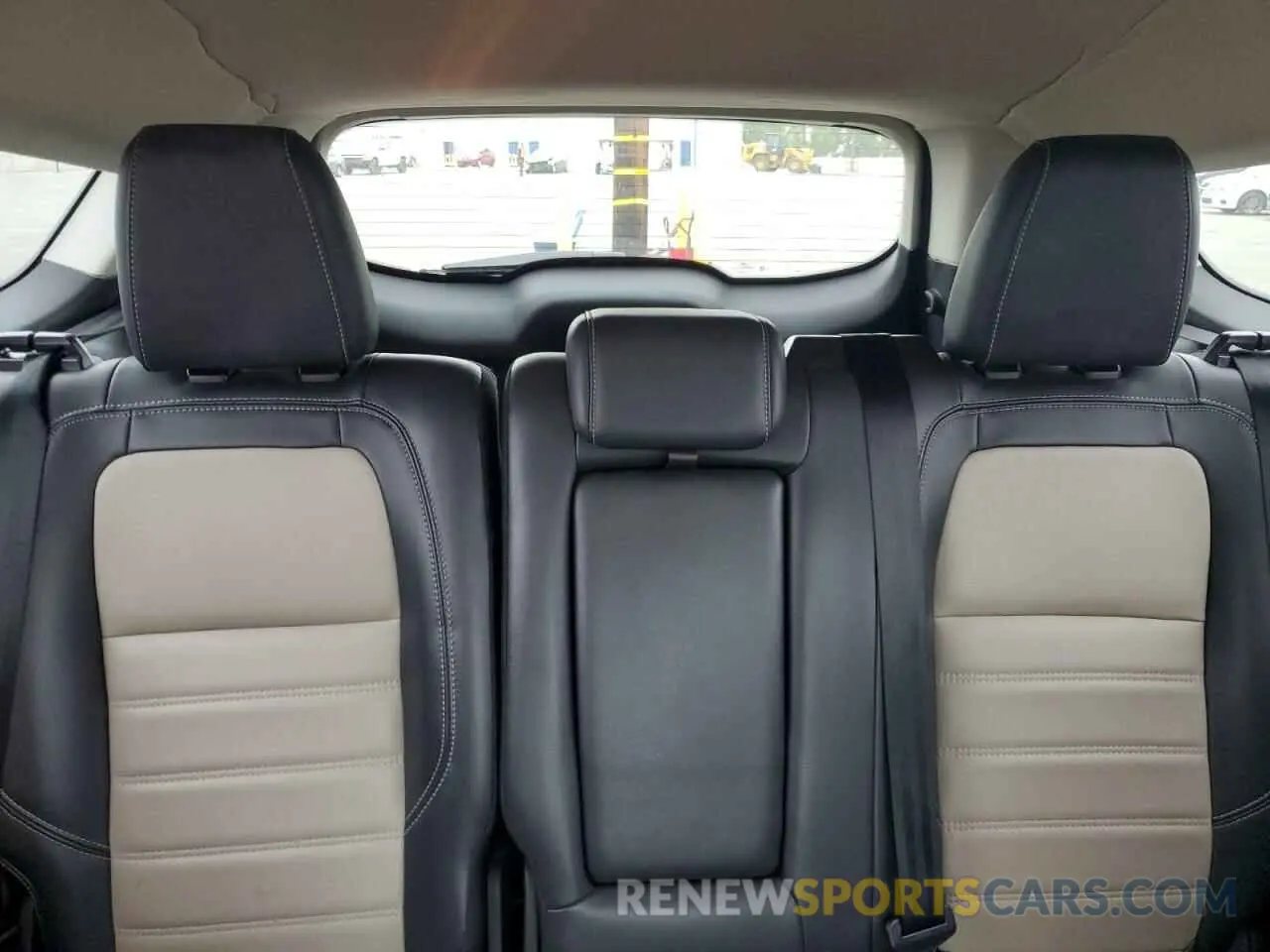 10 Photograph of a damaged car 1FMCU0HD5KUB62190 FORD ESCAPE 2019