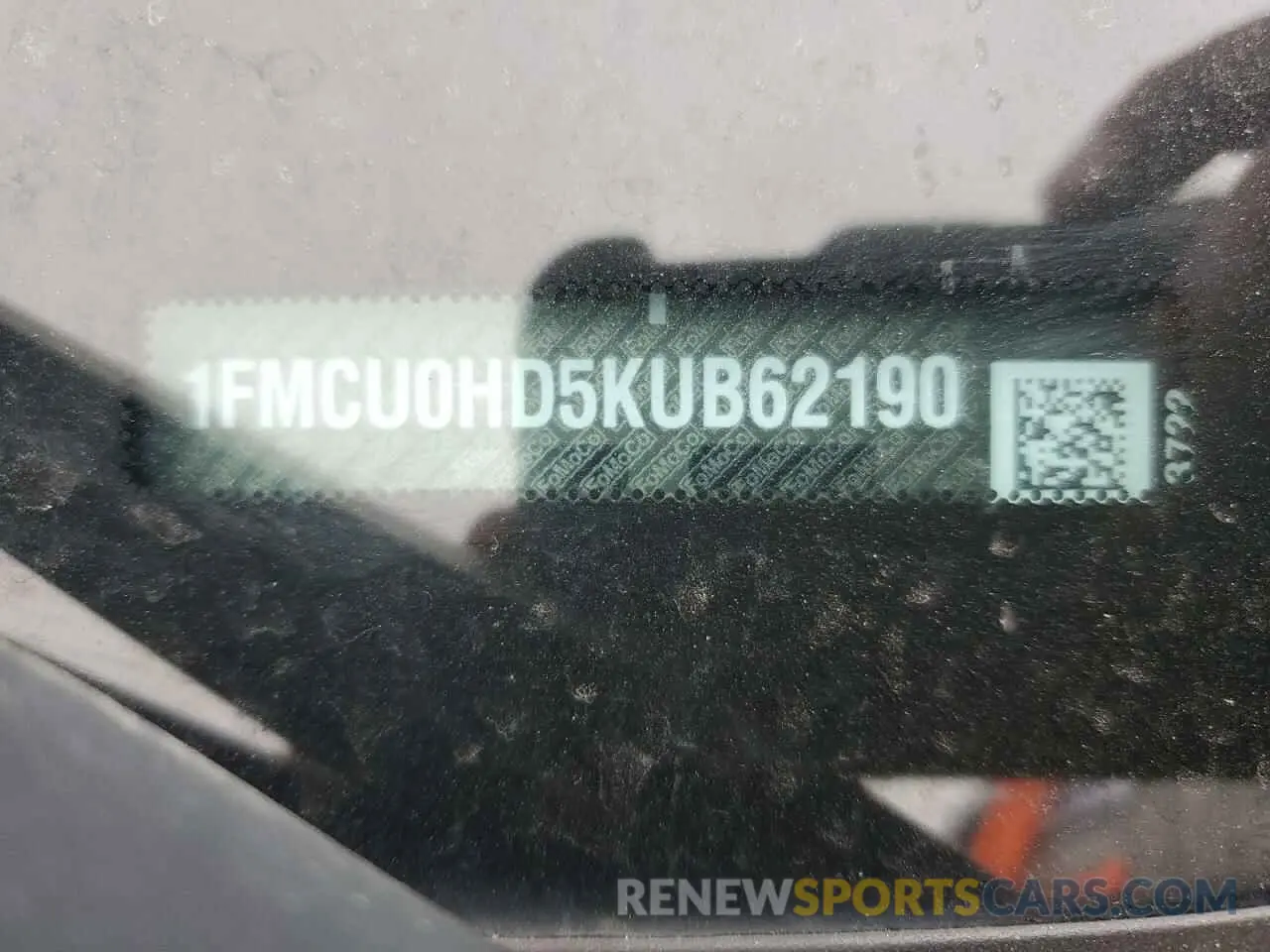 13 Photograph of a damaged car 1FMCU0HD5KUB62190 FORD ESCAPE 2019