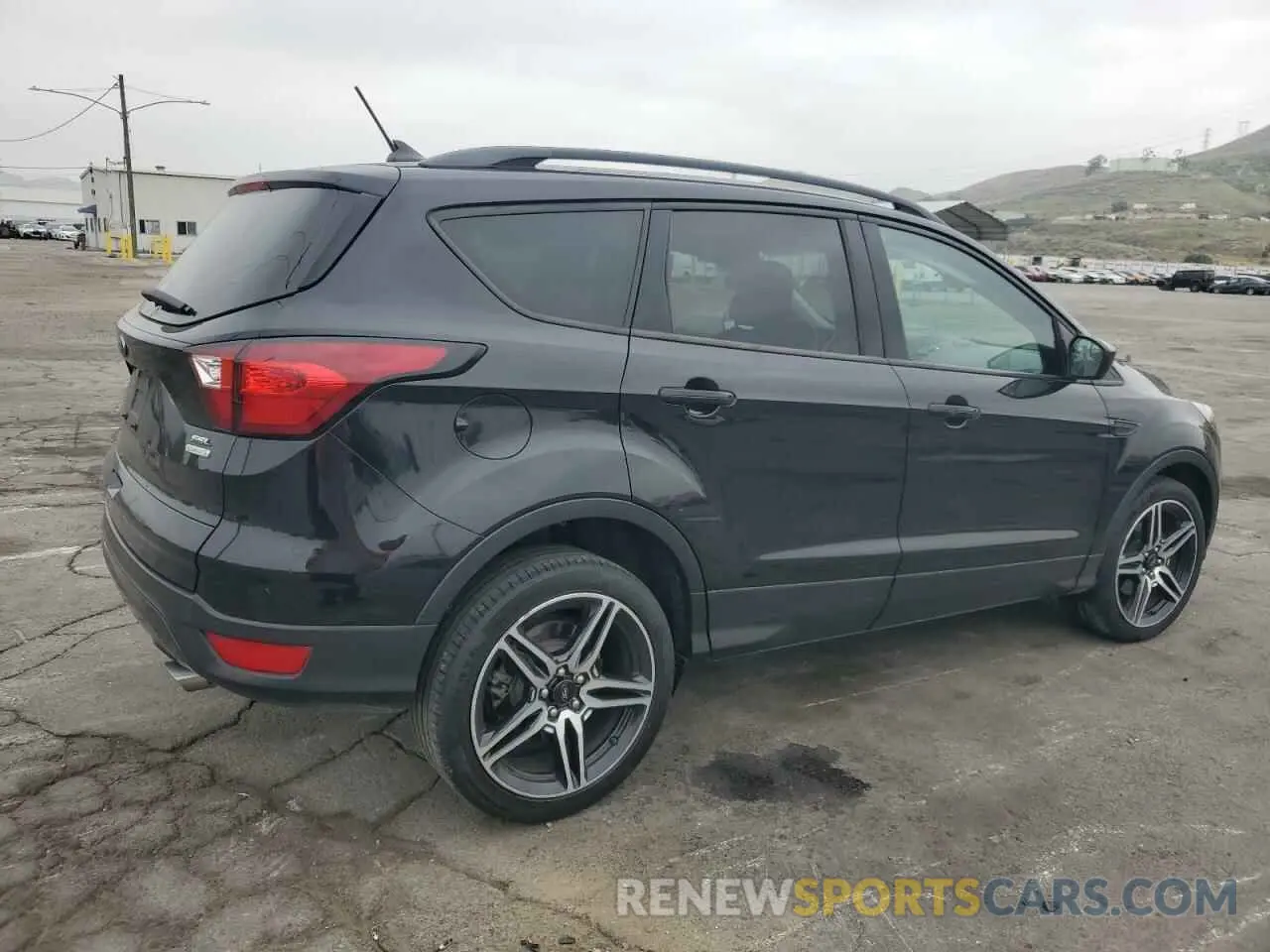 3 Photograph of a damaged car 1FMCU0HD5KUB62190 FORD ESCAPE 2019