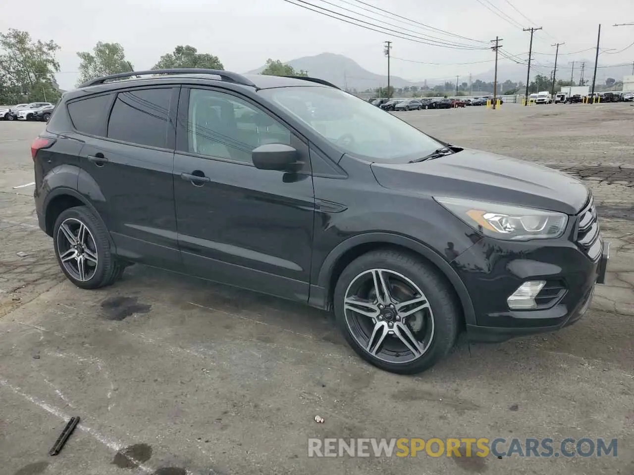 4 Photograph of a damaged car 1FMCU0HD5KUB62190 FORD ESCAPE 2019