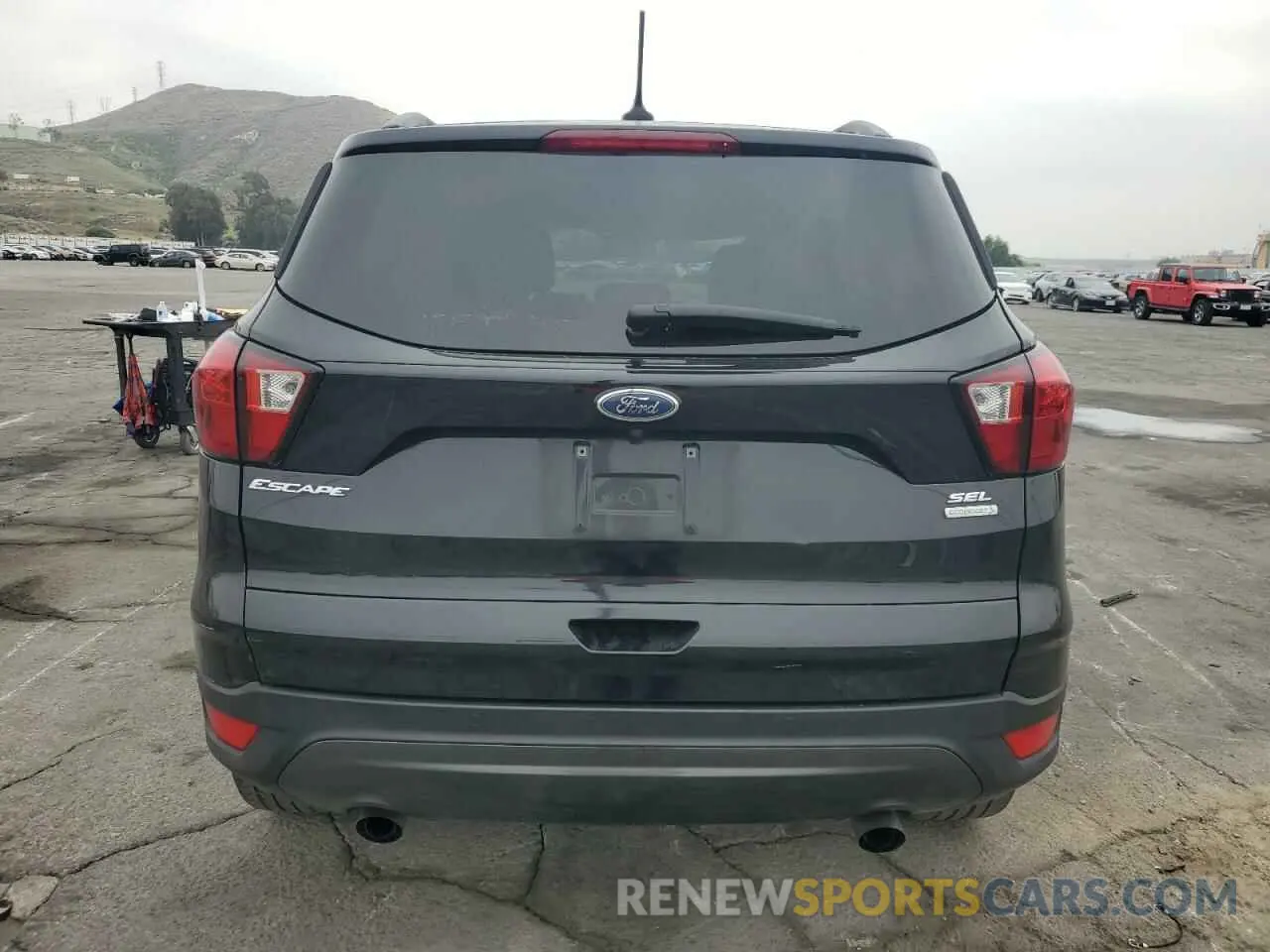 6 Photograph of a damaged car 1FMCU0HD5KUB62190 FORD ESCAPE 2019
