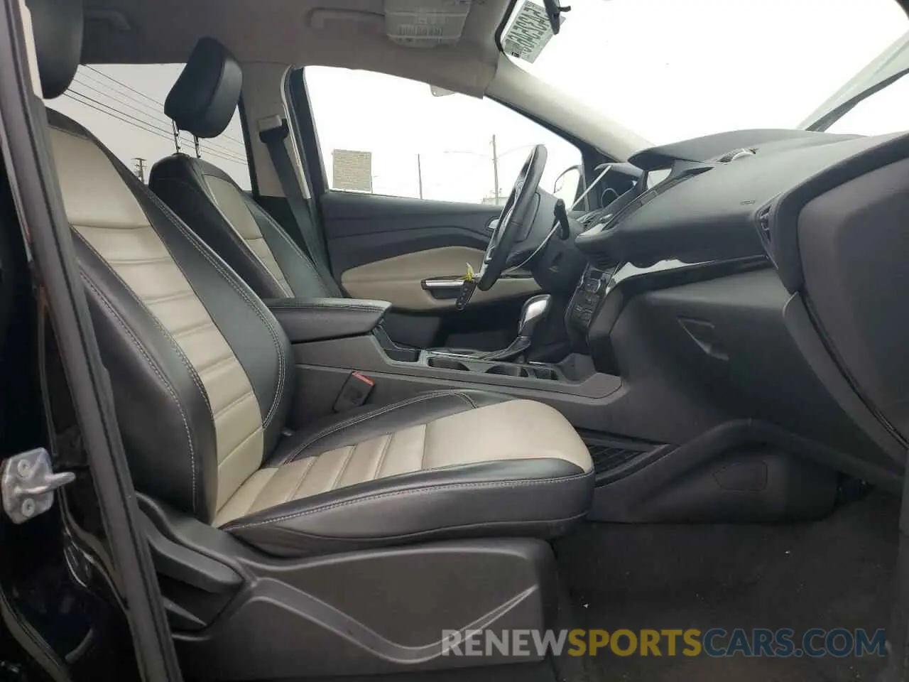 7 Photograph of a damaged car 1FMCU0HD5KUB62190 FORD ESCAPE 2019