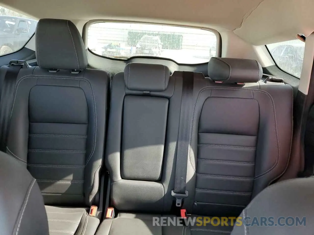 10 Photograph of a damaged car 1FMCU0HD5KUB83038 FORD ESCAPE 2019
