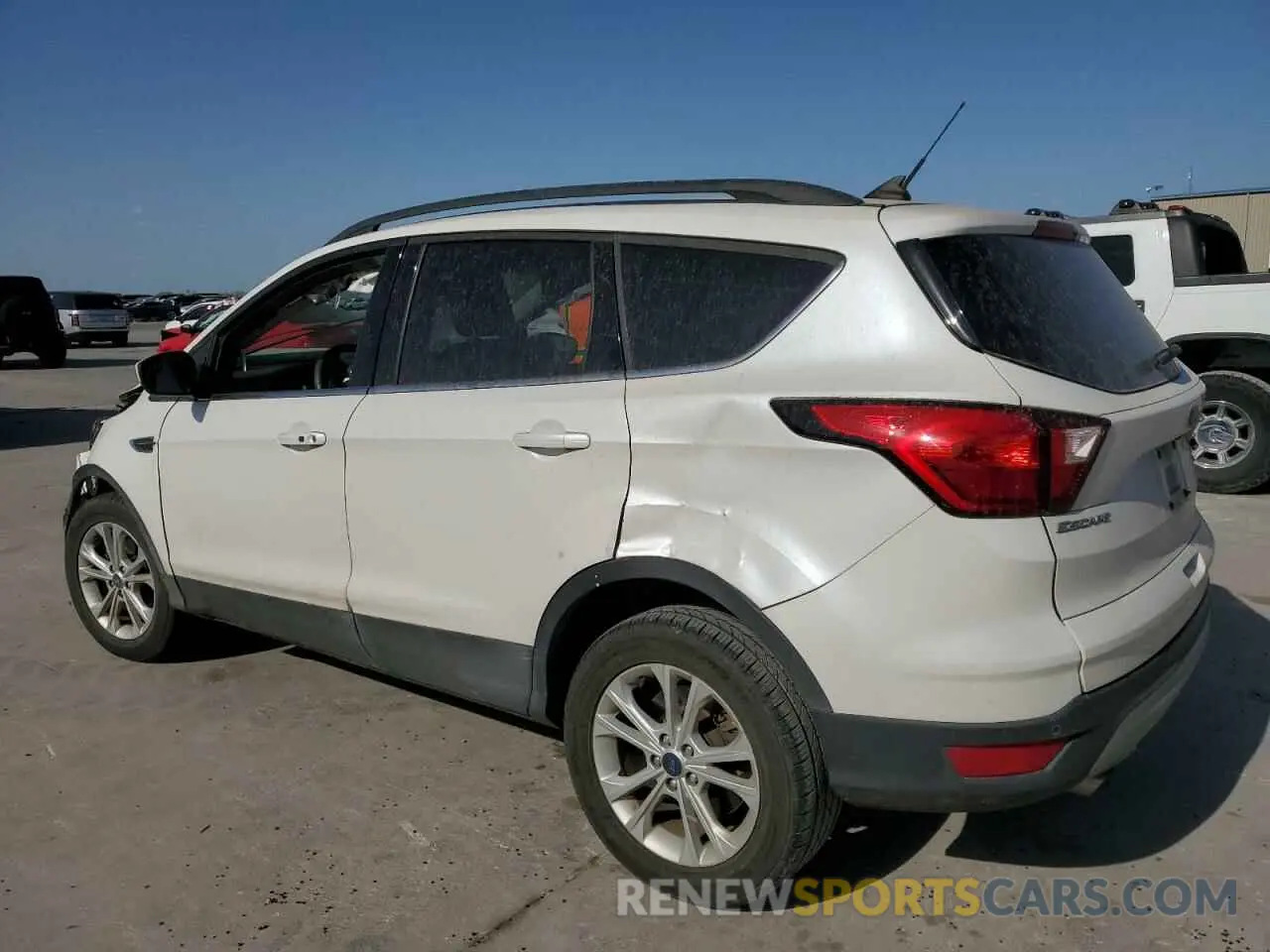 2 Photograph of a damaged car 1FMCU0HD5KUB83038 FORD ESCAPE 2019