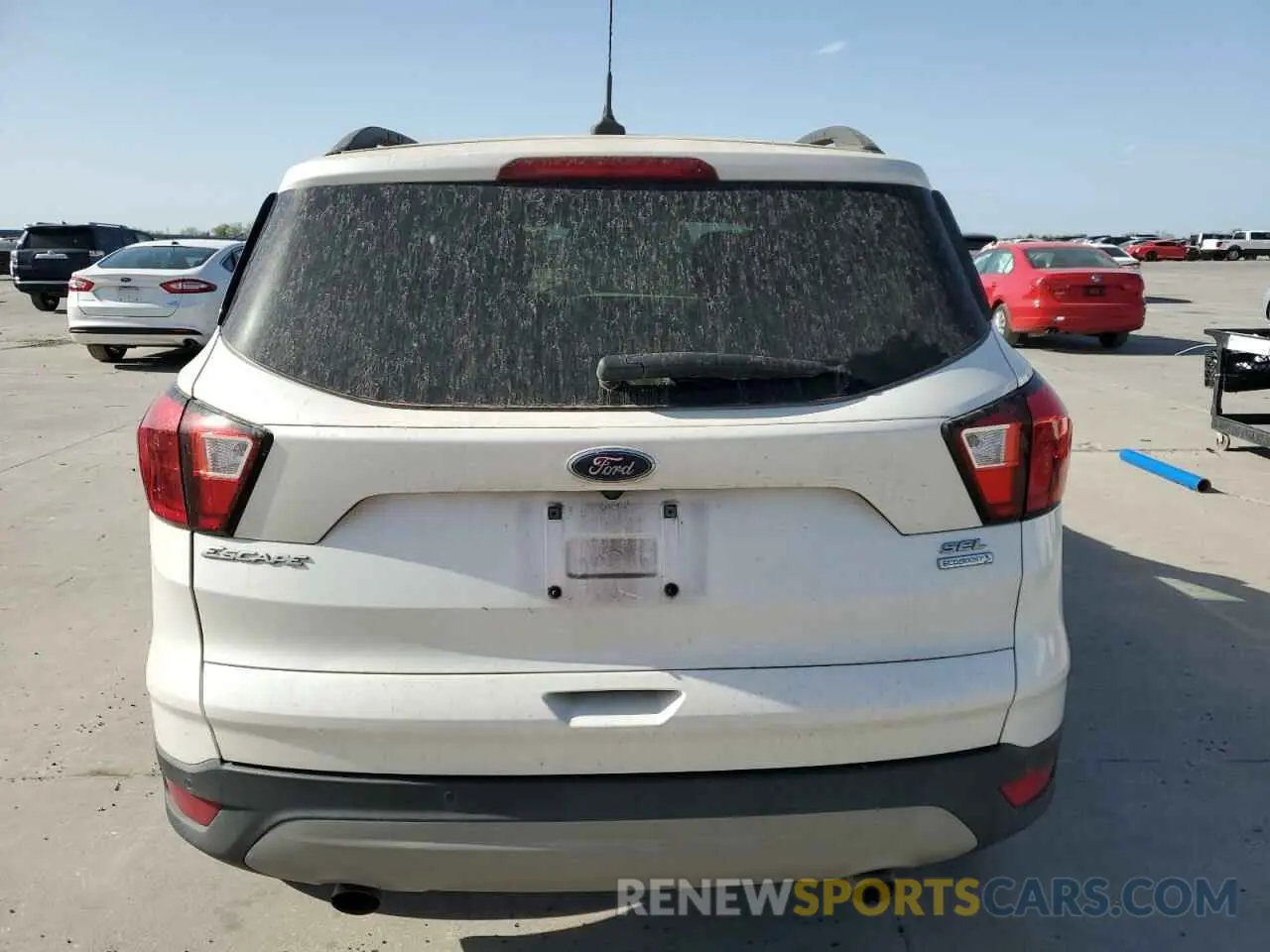 6 Photograph of a damaged car 1FMCU0HD5KUB83038 FORD ESCAPE 2019
