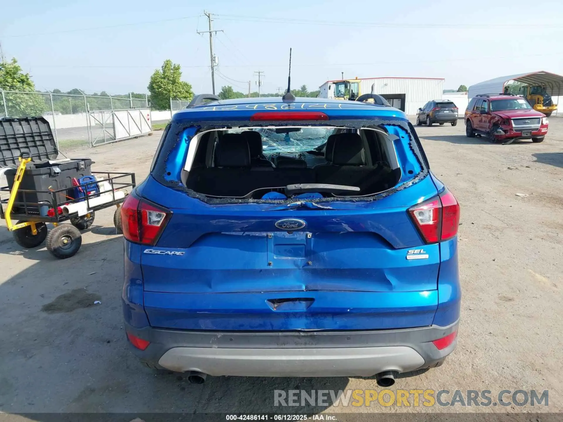 15 Photograph of a damaged car 1FMCU0HD6KUA02173 FORD ESCAPE 2019