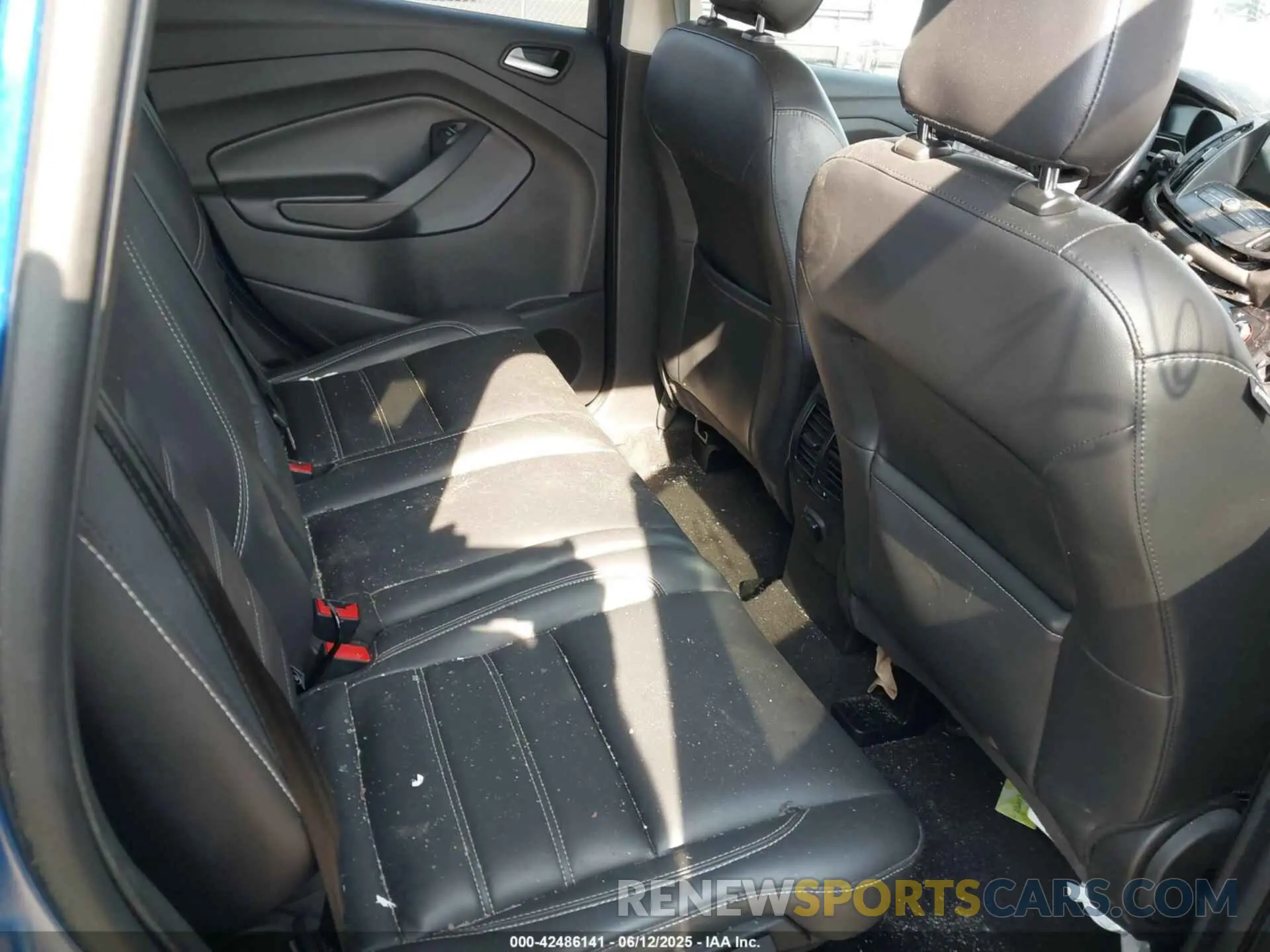 8 Photograph of a damaged car 1FMCU0HD6KUA02173 FORD ESCAPE 2019