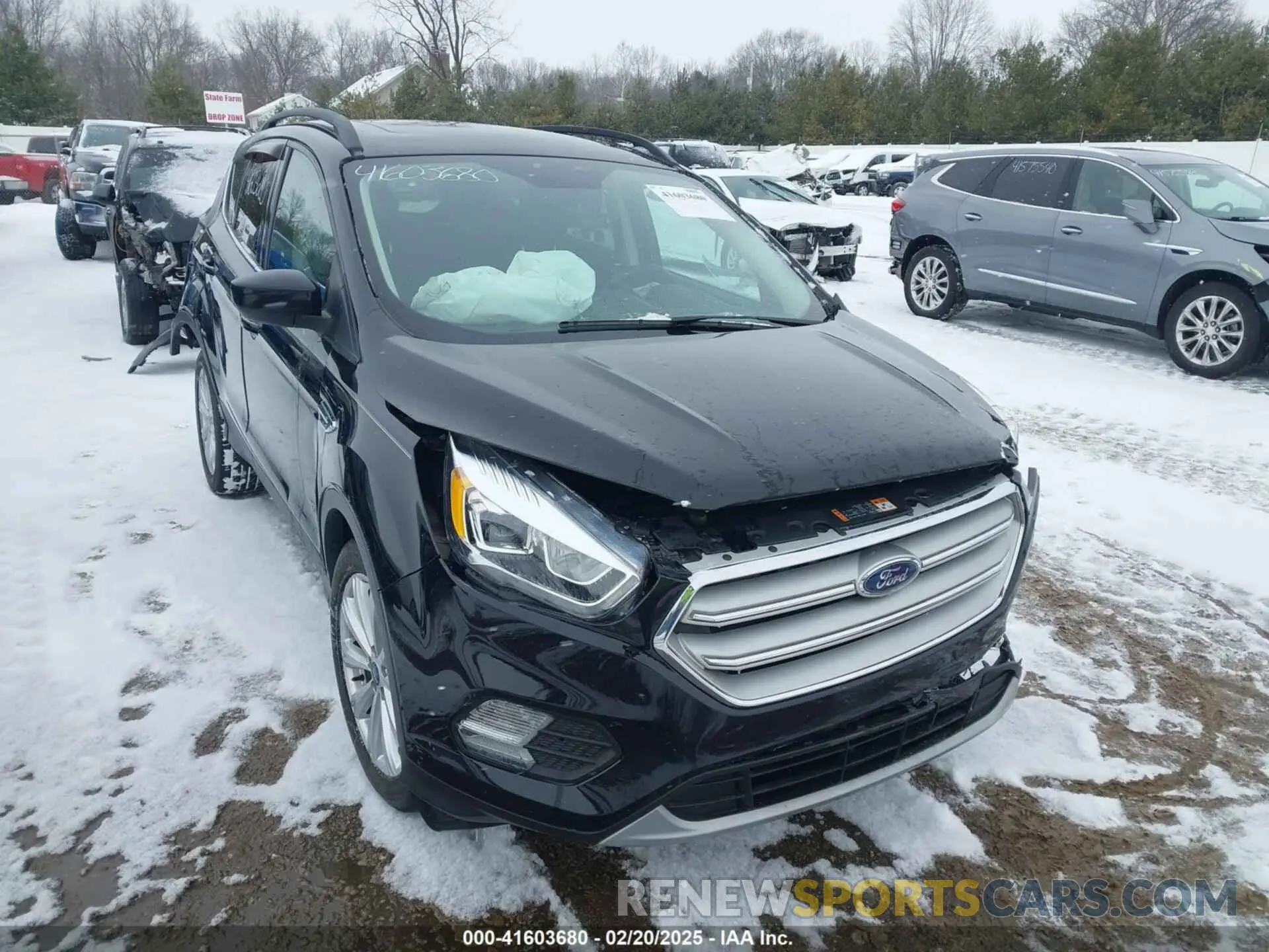 1 Photograph of a damaged car 1FMCU0HD6KUA13075 FORD ESCAPE 2019