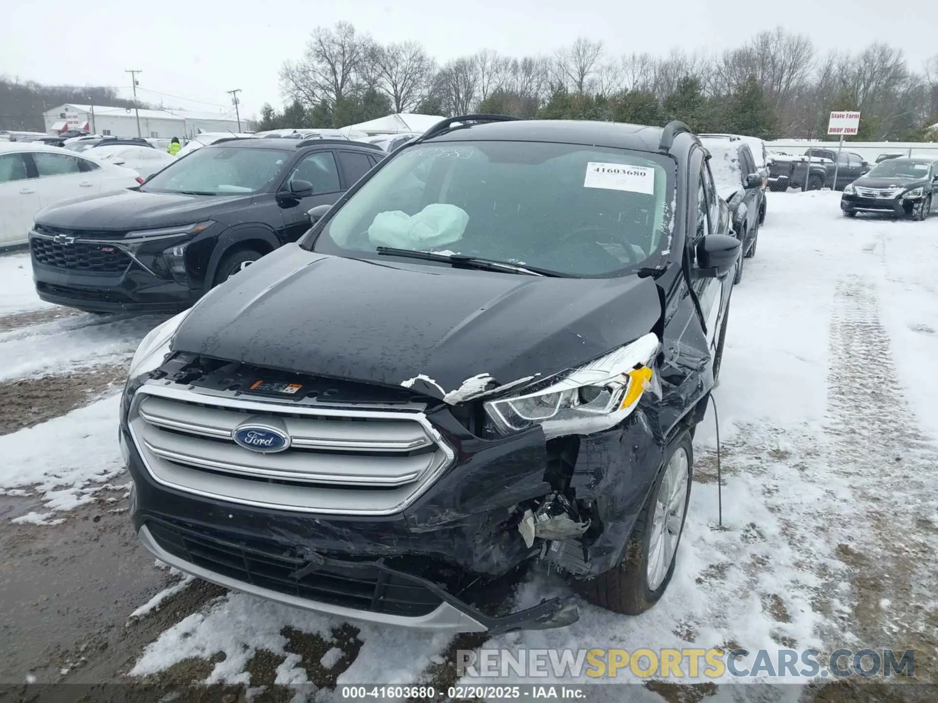 2 Photograph of a damaged car 1FMCU0HD6KUA13075 FORD ESCAPE 2019