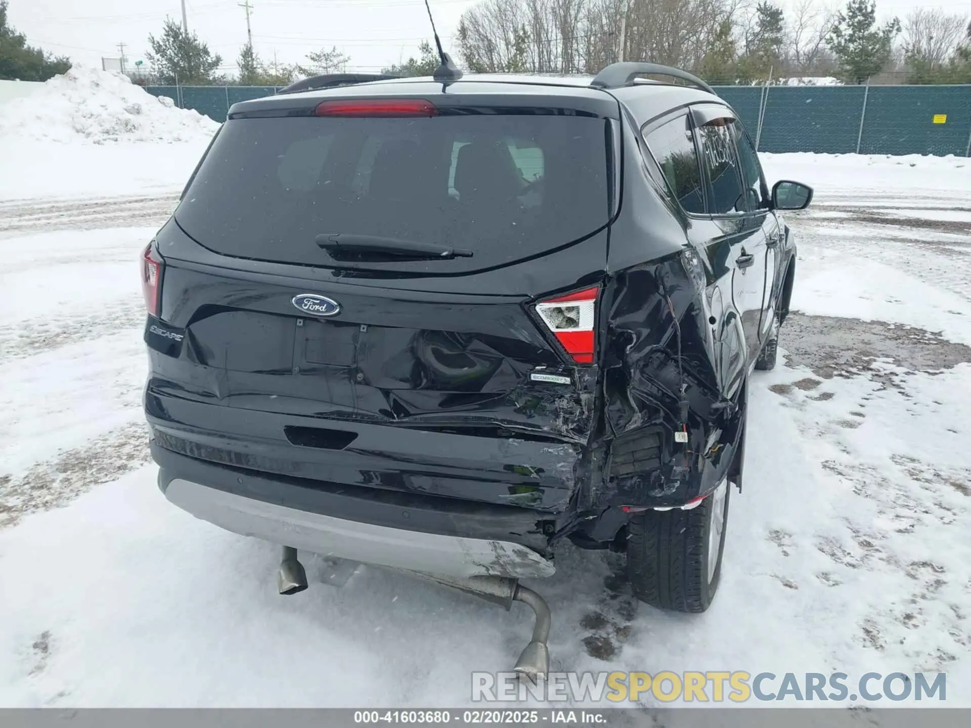 4 Photograph of a damaged car 1FMCU0HD6KUA13075 FORD ESCAPE 2019