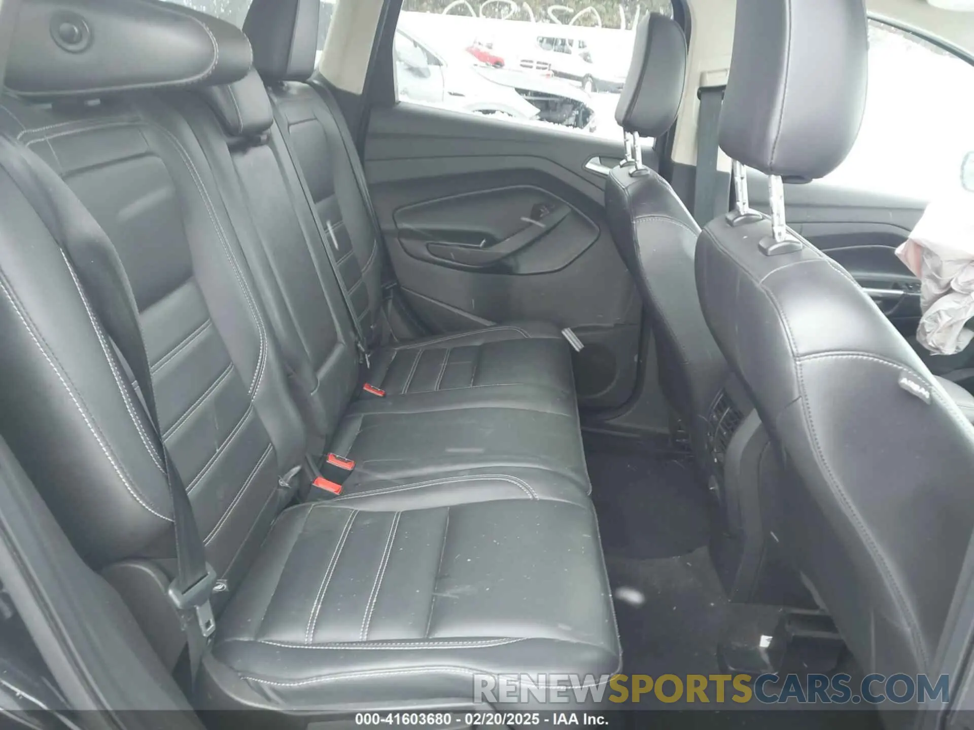 8 Photograph of a damaged car 1FMCU0HD6KUA13075 FORD ESCAPE 2019