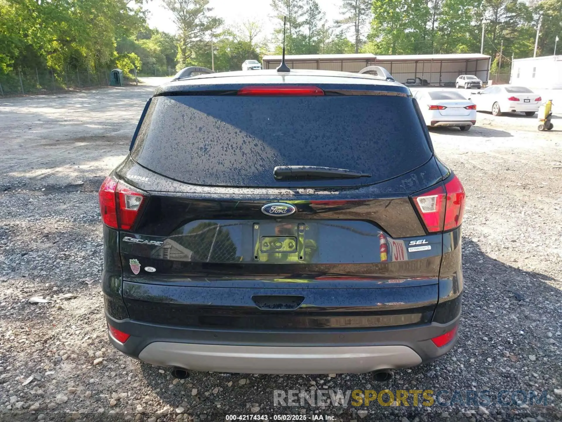 16 Photograph of a damaged car 1FMCU0HD6KUC29217 FORD ESCAPE 2019