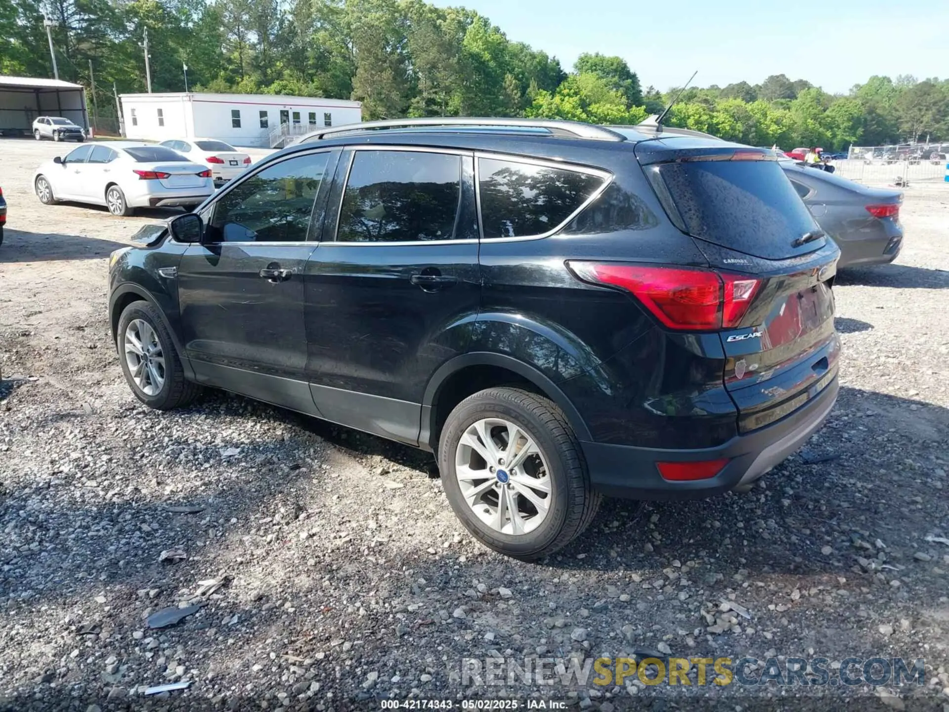 3 Photograph of a damaged car 1FMCU0HD6KUC29217 FORD ESCAPE 2019
