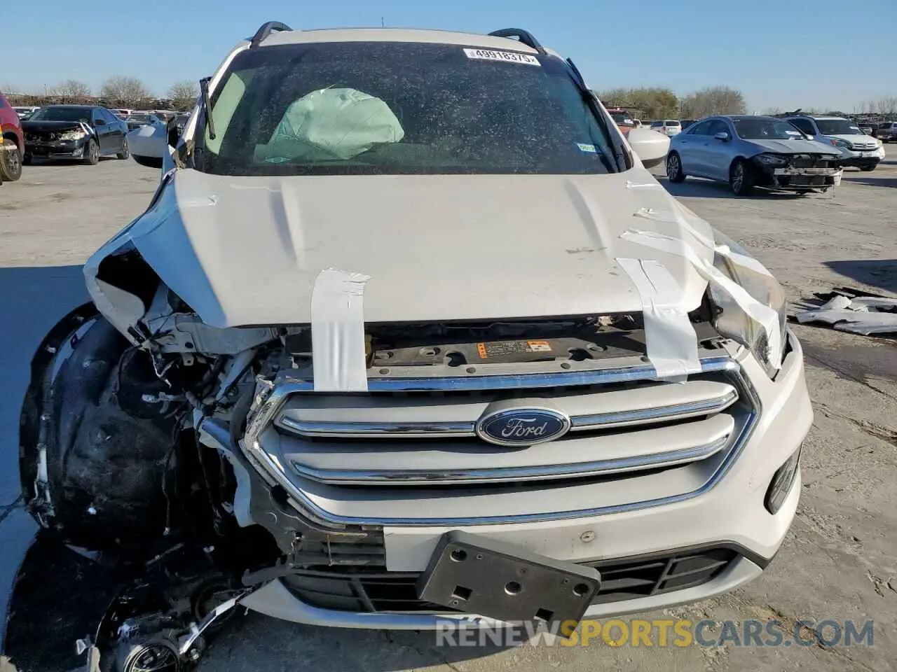 5 Photograph of a damaged car 1FMCU0HD7KUA99643 FORD ESCAPE 2019