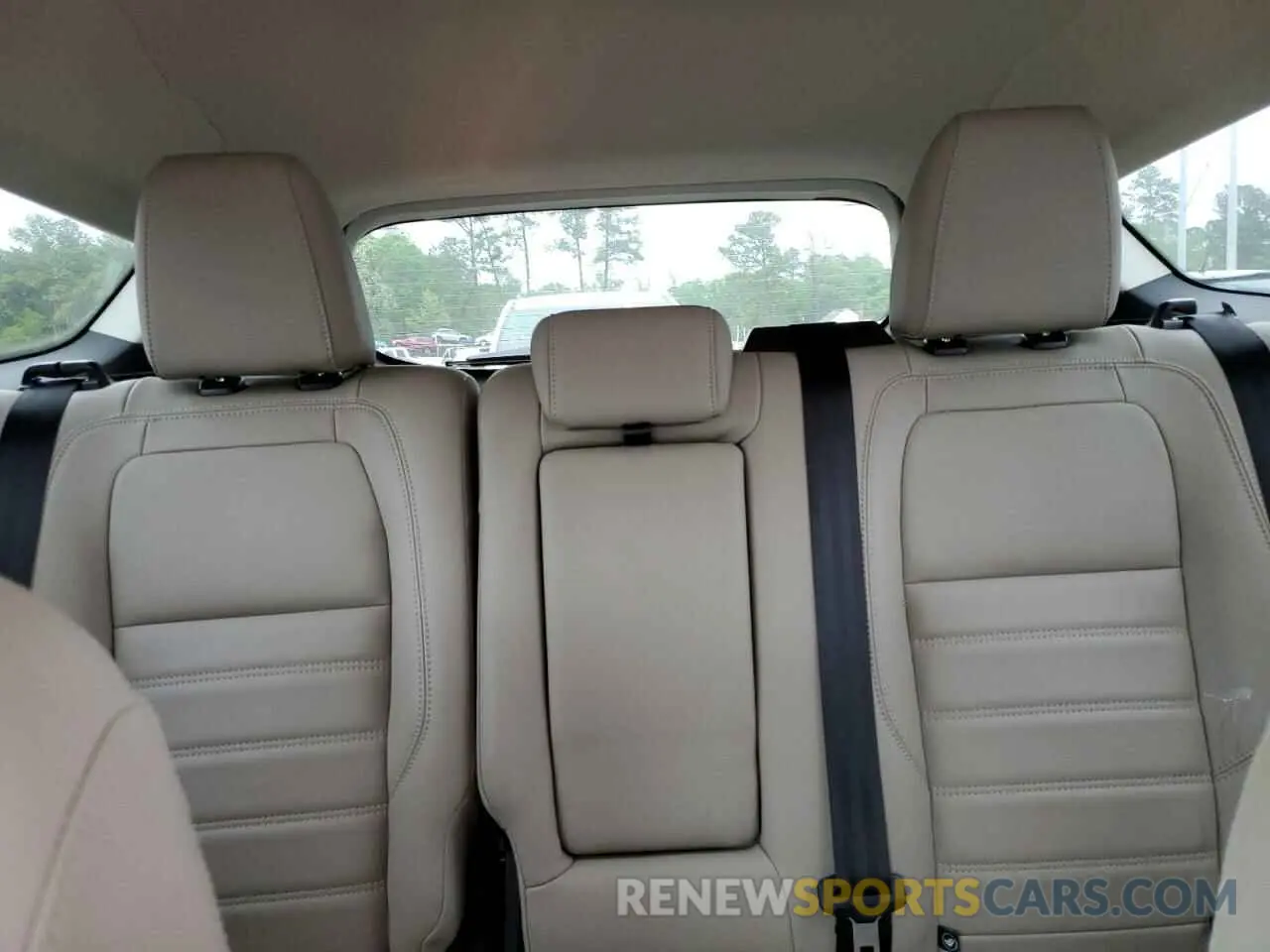 10 Photograph of a damaged car 1FMCU0HD7KUB01438 FORD ESCAPE 2019