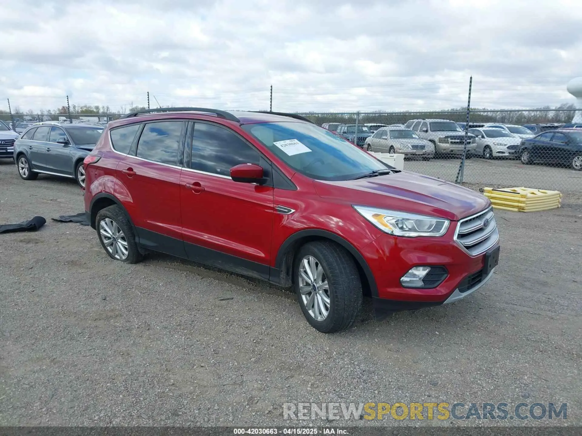 1 Photograph of a damaged car 1FMCU0HD7KUB50333 FORD ESCAPE 2019