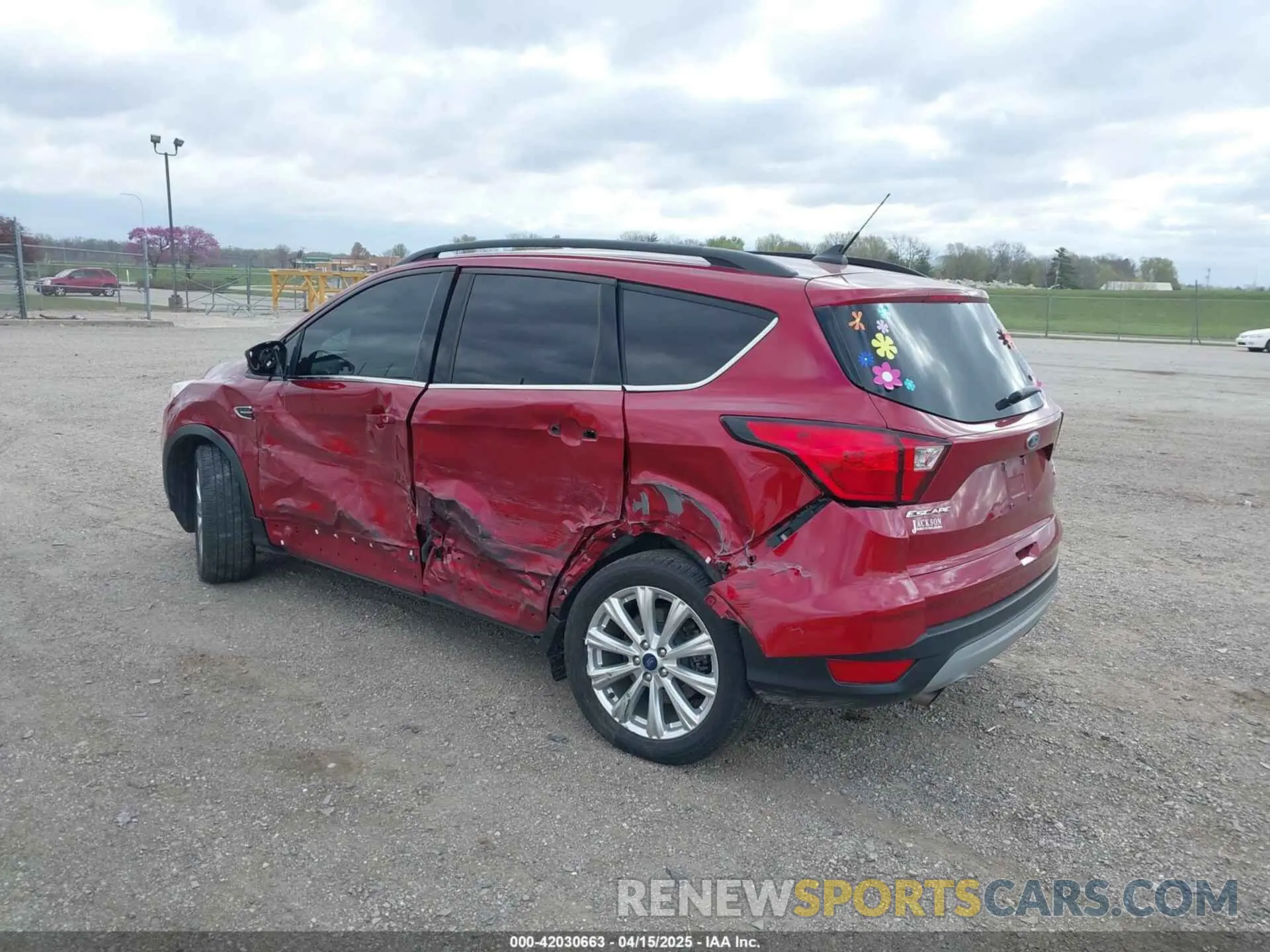 3 Photograph of a damaged car 1FMCU0HD7KUB50333 FORD ESCAPE 2019