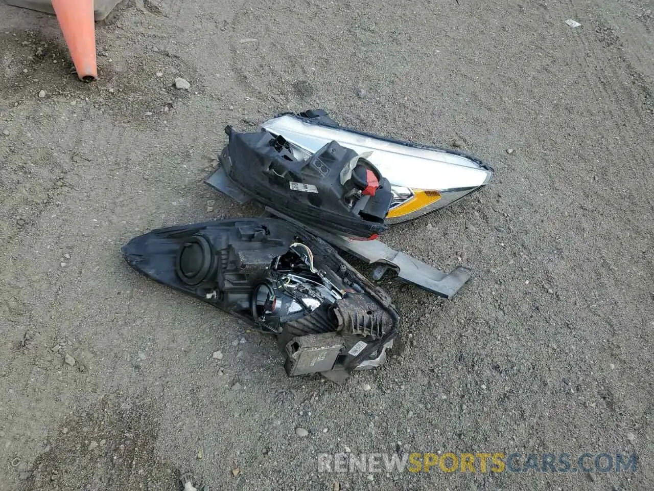 13 Photograph of a damaged car 1FMCU0HD7KUB75152 FORD ESCAPE 2019