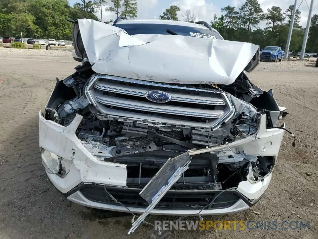 5 Photograph of a damaged car 1FMCU0HD7KUB75152 FORD ESCAPE 2019