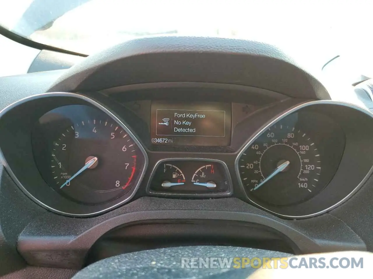9 Photograph of a damaged car 1FMCU0HD7KUB84563 FORD ESCAPE 2019