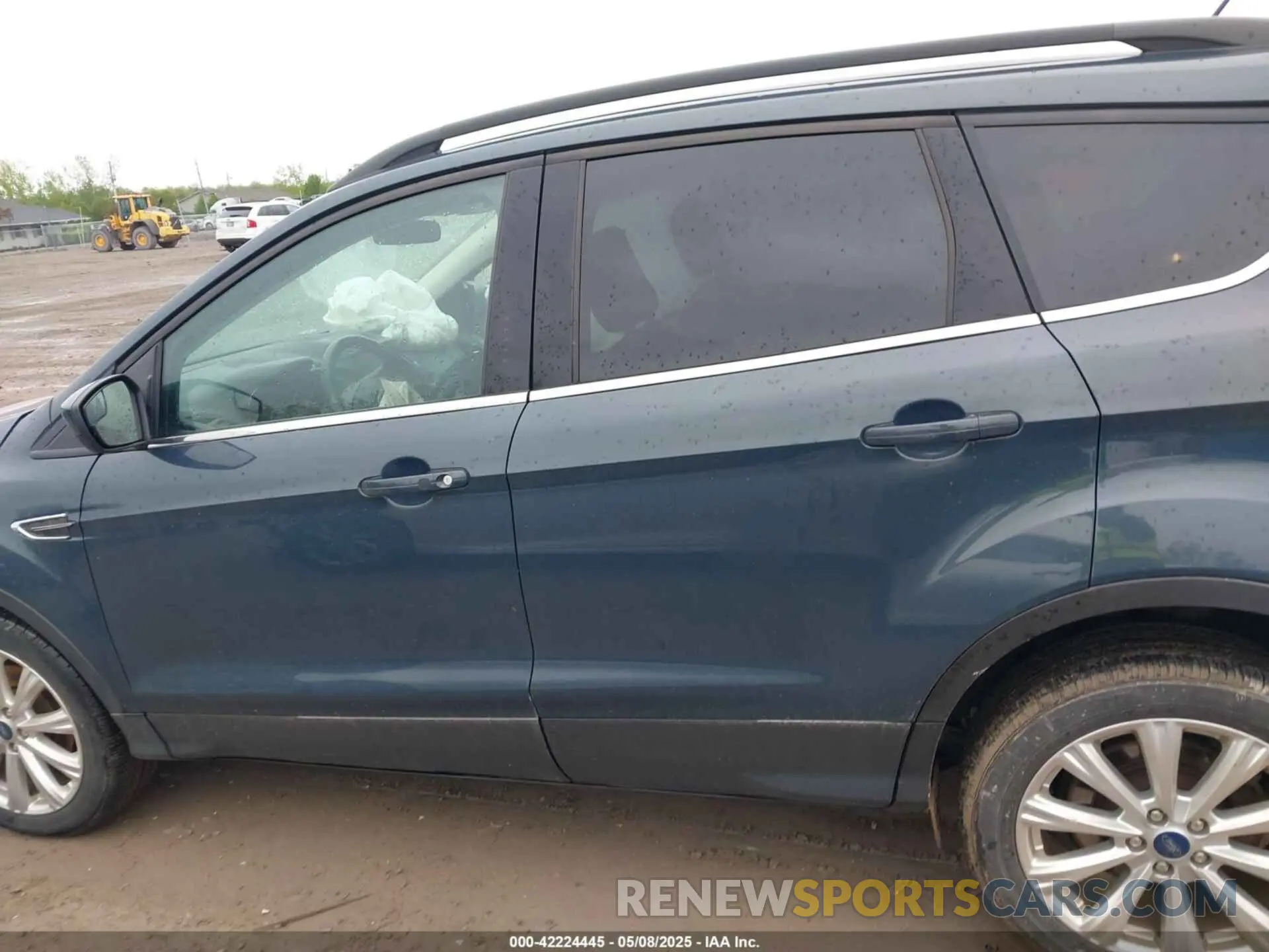 14 Photograph of a damaged car 1FMCU0HD8KUA95939 FORD ESCAPE 2019