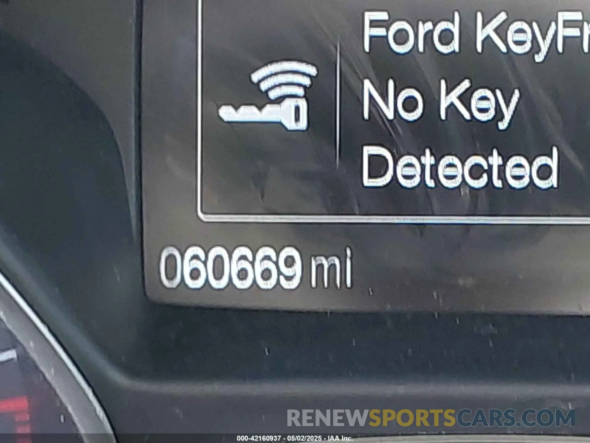 15 Photograph of a damaged car 1FMCU0HD8KUB65164 FORD ESCAPE 2019