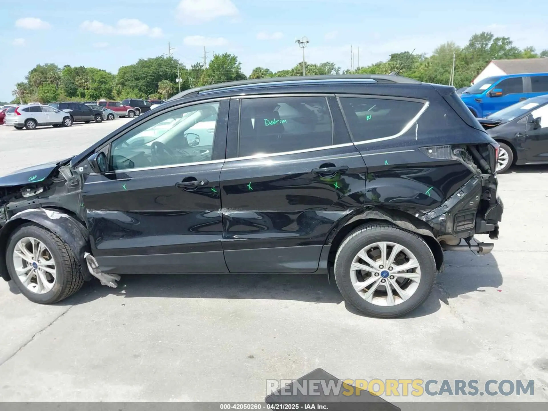 14 Photograph of a damaged car 1FMCU0HD8KUB95331 FORD ESCAPE 2019