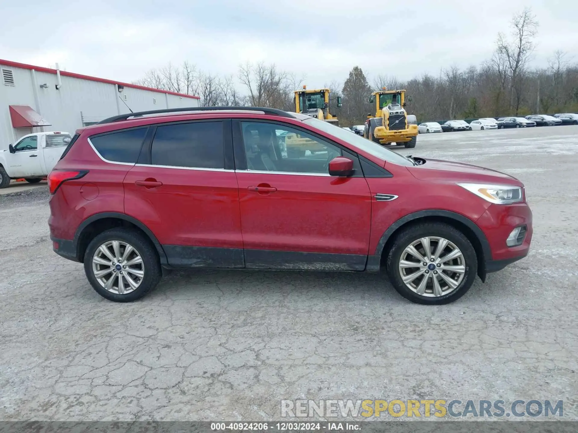 13 Photograph of a damaged car 1FMCU0HD8KUC23323 FORD ESCAPE 2019