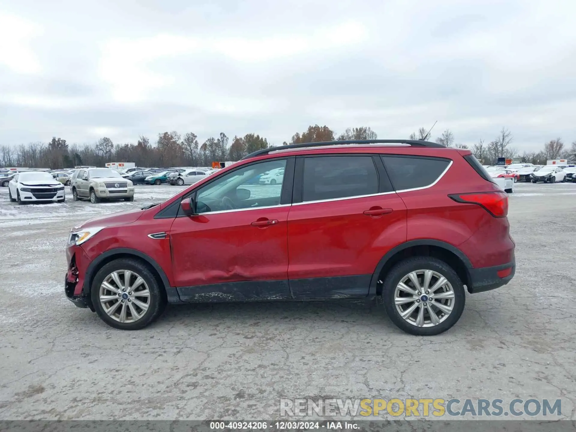 14 Photograph of a damaged car 1FMCU0HD8KUC23323 FORD ESCAPE 2019