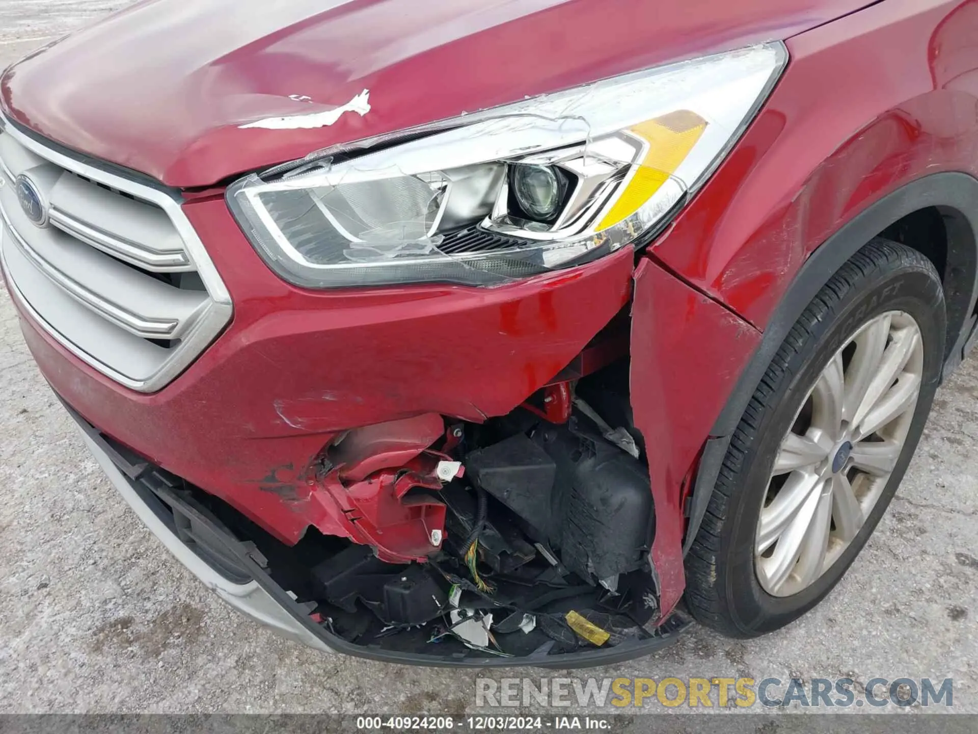 6 Photograph of a damaged car 1FMCU0HD8KUC23323 FORD ESCAPE 2019