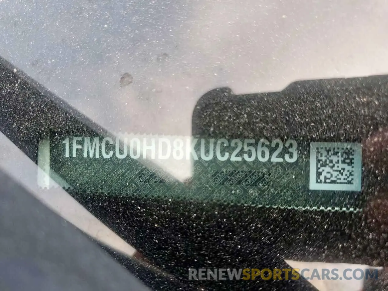 14 Photograph of a damaged car 1FMCU0HD8KUC25623 FORD ESCAPE 2019