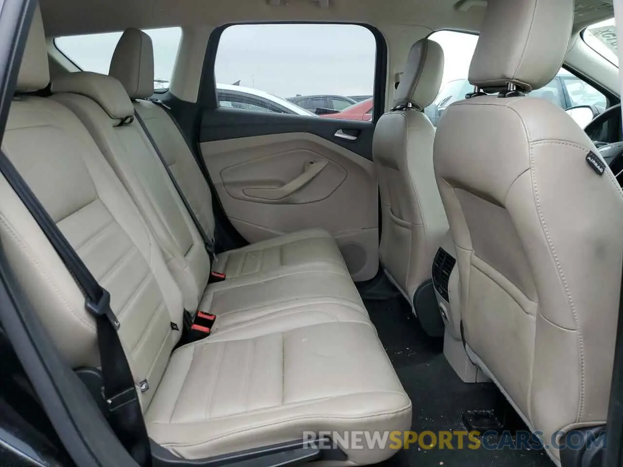 10 Photograph of a damaged car 1FMCU0HD8KUC30966 FORD ESCAPE 2019